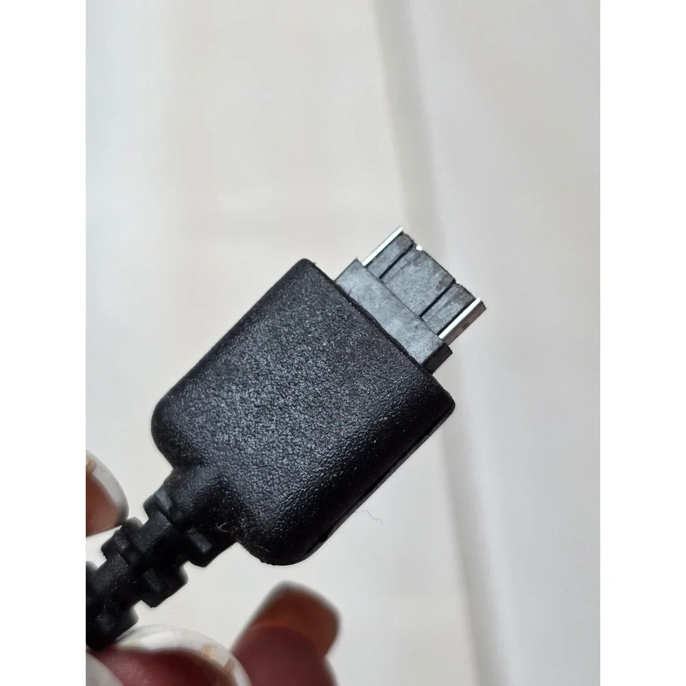 LG Travel Adapter STA-P52WR Wall Charger 5.1V 0.7A Proprietary Connector A5‎
